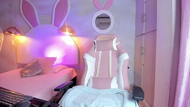 Snapshot of NAUGHTY_ALANA_ chatting on February 17, 2025, 1:42 pm NAUGHTY ALANA online show from February 17, 2025, 1:42 pm