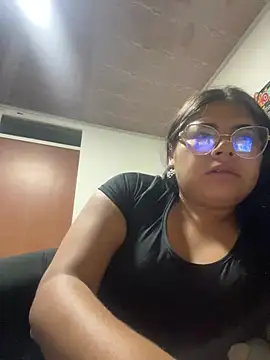 Snapshot of viccky_vick chatting on February 24, 2025, 12:20 am viccky vick online show from February 24, 2025, 12:20 am