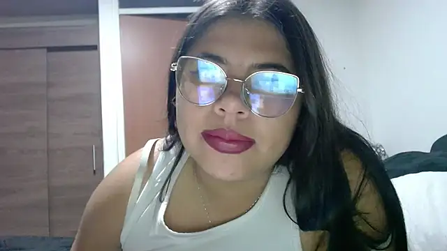 Snapshot of viccky_vick chatting on December 14, 2025, 9:19 pm viccky vick online show from December 14, 2025, 9:19 pm