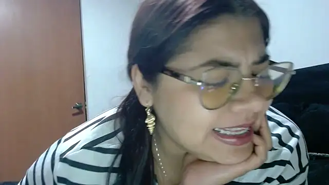 Snapshot of viccky_vick chatting on February 14, 2026, 2:08 am viccky vick online show from February 14, 2026, 2:08 am