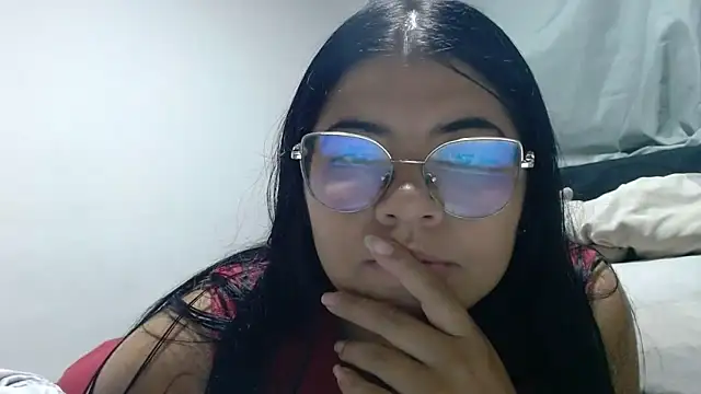 Snapshot of viccky_vick chatting on April 20, 2026, 12:35 am viccky vick online show from April 20, 2026, 12:35 am