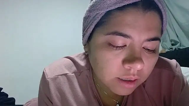 Snapshot of viccky_vick chatting on April 21, 2026, 2:04 am viccky vick online show from April 21, 2026, 2:04 am