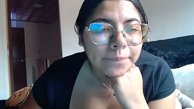 Snapshot of viccky_vick chatting on May 17, 2026, 7:32 pm viccky vick online show from May 17, 2026, 7:32 pm