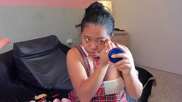 yeikafoxy online show from December 22, 2025, 11:29 am