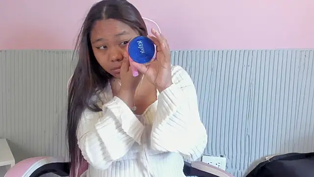 yeikafoxy online show from January 13, 2026, 11:04 am