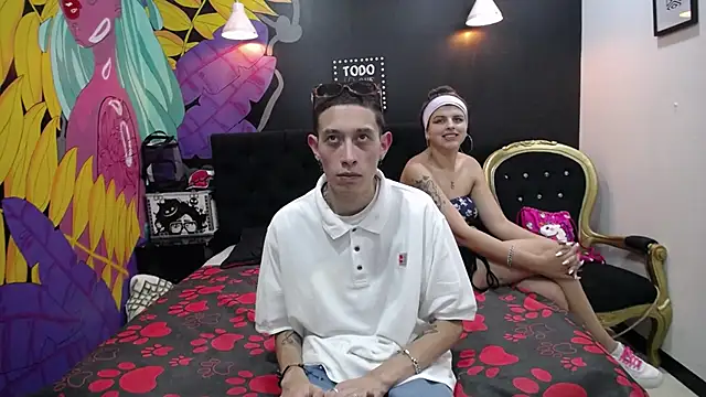 Snapshot of SimonAndJocelyn chatting on February 17, 2025, 7:42 pm SimonAndJocelyn online show from February 17, 2025, 7:42 pm