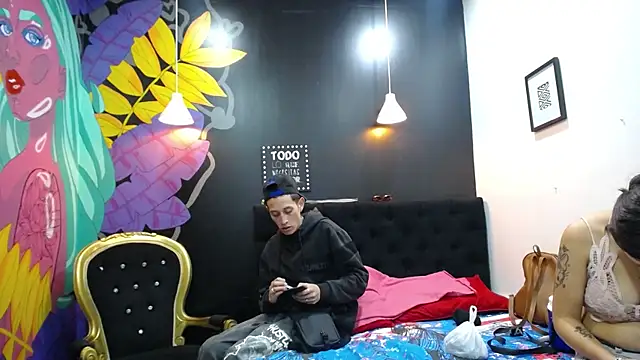 Snapshot of SimonAndJocelyn chatting on February 25, 2025, 8:30 pm SimonAndJocelyn online show from February 25, 2025, 8:30 pm