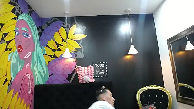 Snapshot of SimonAndJocelyn chatting on March 11, 2025, 7:58 pm SimonAndJocelyn online show from March 11, 2025, 7:58 pm