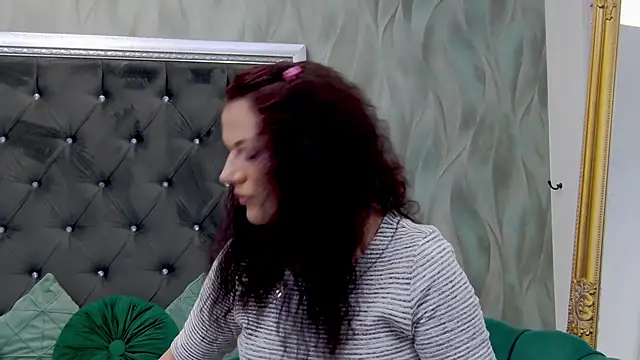 LissaAnn online show from February 14, 2025, 6:08 pm