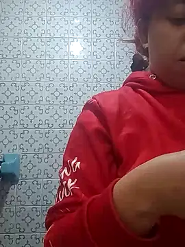 alexandraluv online show from February 14, 2025, 2:33 pm