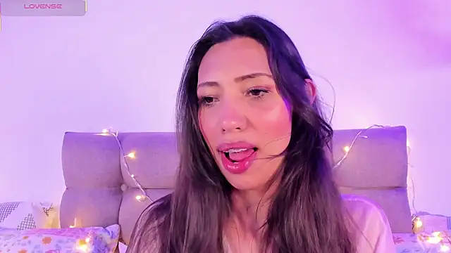 Miss veronicaa2 online show from February 4, 2025, 6:17 pm