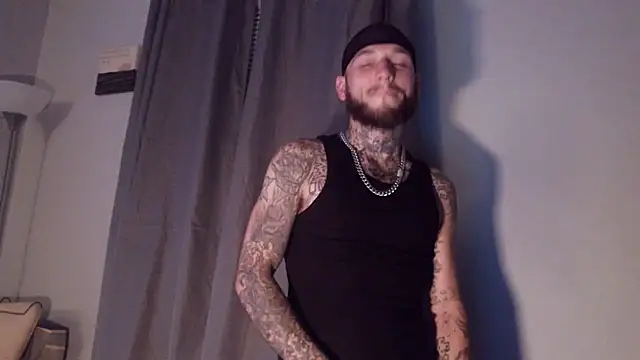 cruz815 online show from October 26, 2025, 4:07 am