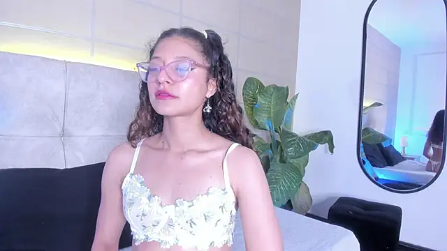 Snapshot of mac-sara chatting on September 14, 2025, 3:44 pm mac-sara online show from September 14, 2025, 3:44 pm