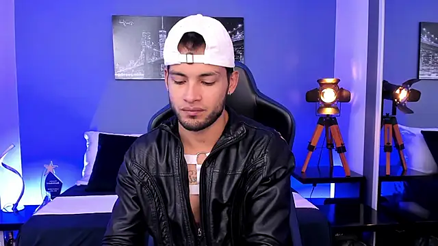 Max Conor1 online show from September 12, 2025, 12:38 pm