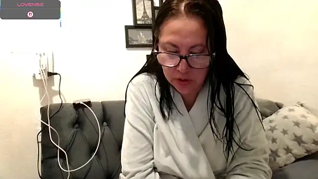 MirandaLatinaLovely online show from October 21, 2025, 3:24 pm