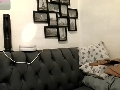 MirandaLatinaLovely online show from April 5, 2026, 4:37 pm