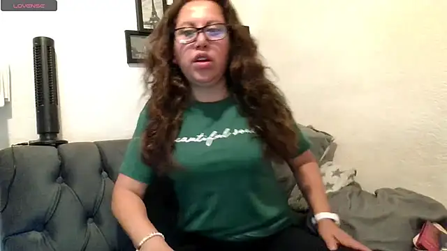 MirandaLatinaLovely online show from May 26, 2026, 4:58 pm