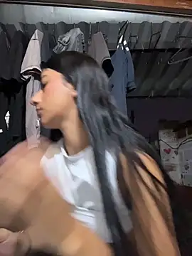 eva roseee online show from March 16, 2026, 11:42 pm