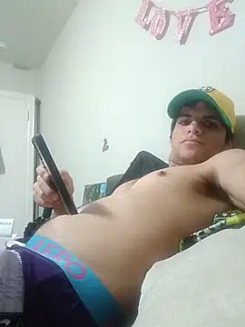Elperlozo10 online show from June 14, 2026, 6:15 am