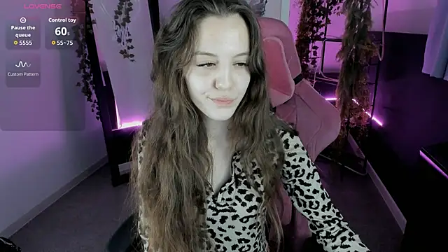 MilaStoyne online show from October 7, 2025, 8:00 am