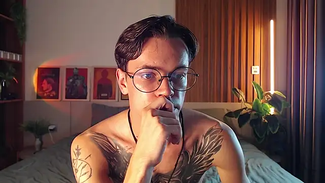 William Henry  online show from April 3, 2026, 1:53 pm