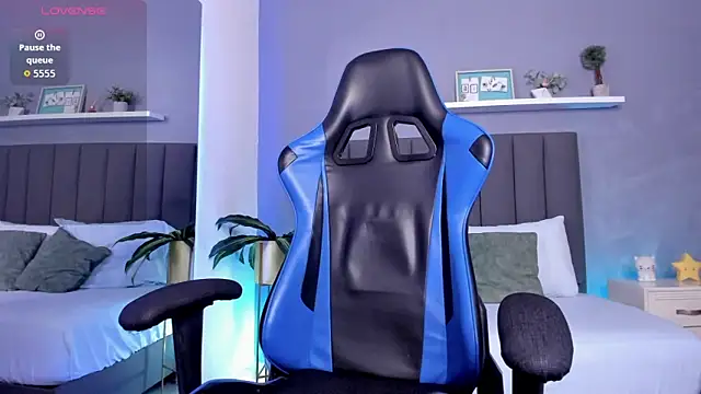 alessia leroy online show from September 26, 2025, 7:40 pm