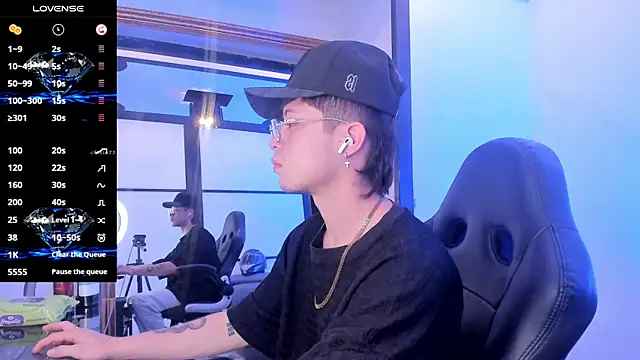 marcuscollins1  online show from September 24, 2025, 2:31 pm