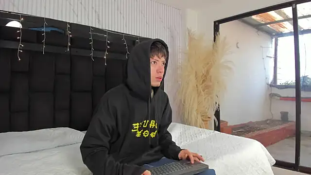 marcuscollins1  online show from February 9, 2026, 12:20 pm