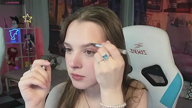 Snapshot of kaisajenner chatting on February 2, 2026, 7:07 am kaisajenner online show from February 2, 2026, 7:07 am