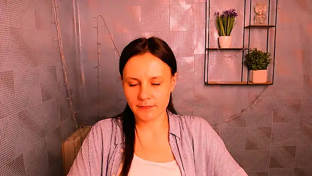 Snapshot of ValeriaHeart_ chatting on February 4, 2025, 12:44 pm ValeriaHeart online show from February 4, 2025, 12:44 pm