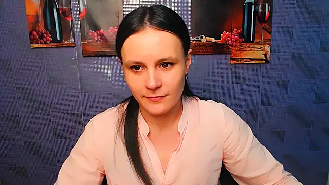 Snapshot of ValeriaHeart_ chatting on February 19, 2025, 8:33 am ValeriaHeart online show from February 19, 2025, 8:33 am