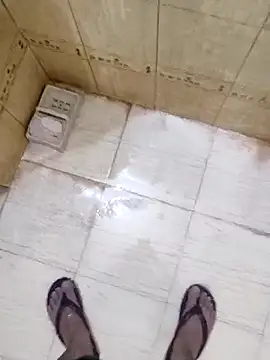 Snapshot of Hot_funky_boy chatting on March 13, 2025, 1:18 pm Hot funky boy online show from March 13, 2025, 1:18 pm