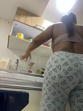 stefania brunnett online show from February 13, 2025, 8:48 am