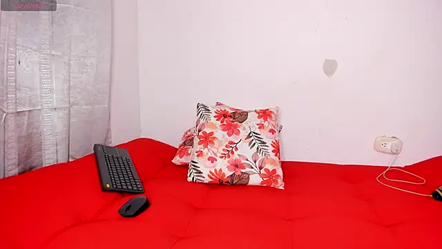 curly sweett1 online show from February 18, 2025, 3:21 pm