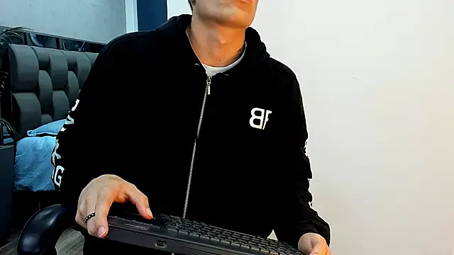 roan birkin online show from November 4, 2025, 9:25 pm