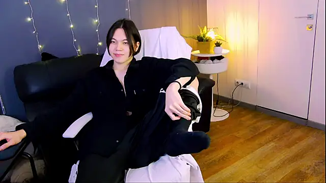 Snapshot of just_gay_ chatting on February 5, 2025, 4:14 pm just gay  online show from February 5, 2025, 4:14 pm