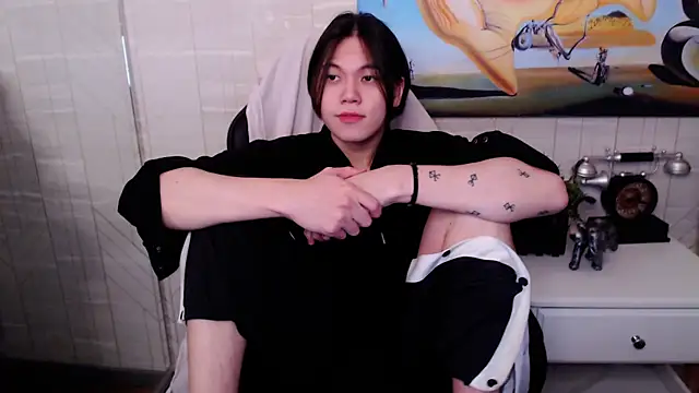 Snapshot of just_gay_ chatting on February 6, 2025, 1:32 pm just gay  online show from February 6, 2025, 1:32 pm