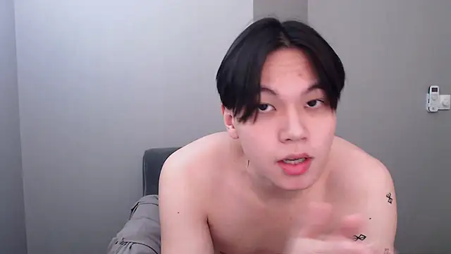 Snapshot of just_gay_ chatting on February 25, 2025, 9:24 pm just gay  online show from February 25, 2025, 9:24 pm