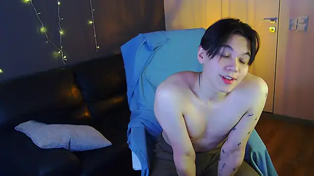 Snapshot of just_gay_ chatting on February 26, 2025, 10:42 pm just gay  online show from February 26, 2025, 10:42 pm