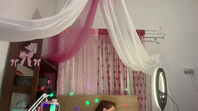 Snapshot of ScarletBottom chatting on September 17, 2025, 11:23 am ScarletBottom online show from September 17, 2025, 11:23 am