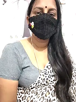 Snapshot of Tamil_Meera12 chatting on May 8, 2026, 4:45 pm Tamil Meera12 online show from May 8, 2026, 4:45 pm