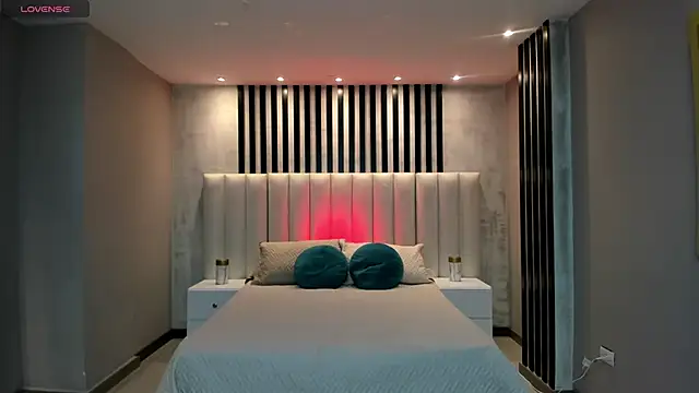 BeccaBaxter online show from February 23, 2025, 5:07 pm