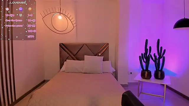 BeccaBaxter online show from October 10, 2025, 7:02 pm