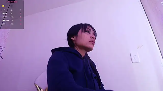 Raichell  online show from October 30, 2025, 3:30 am