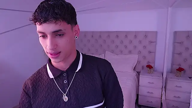 JhoanLeandro online show from April 12, 2026, 4:39 am