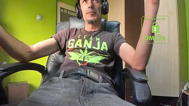 BigCumShoot online show from November 14, 2025, 7:18 am