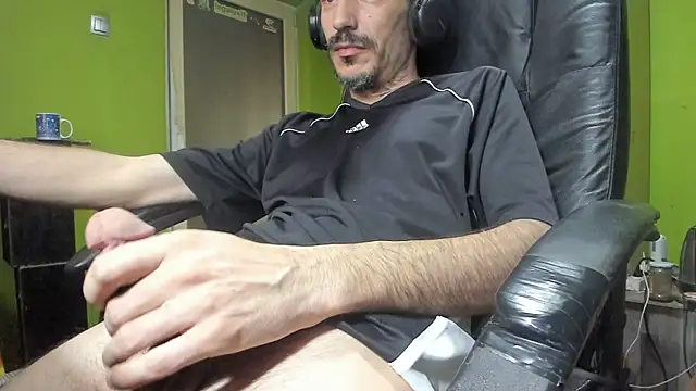Snapshot of BigCumShoot chatting on April 22, 2026, 5:43 am BigCumShoot online show from April 22, 2026, 5:43 am