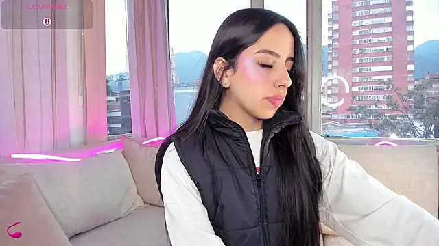 Daphne chers online show from September 29, 2025, 8:46 pm