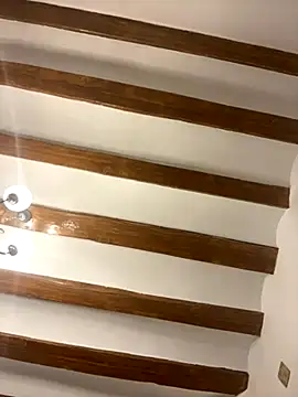 laarti online show from November 28, 2025, 4:42 pm