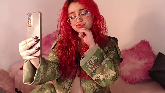 EstefyTabbo online show from September 29, 2025, 10:25 pm